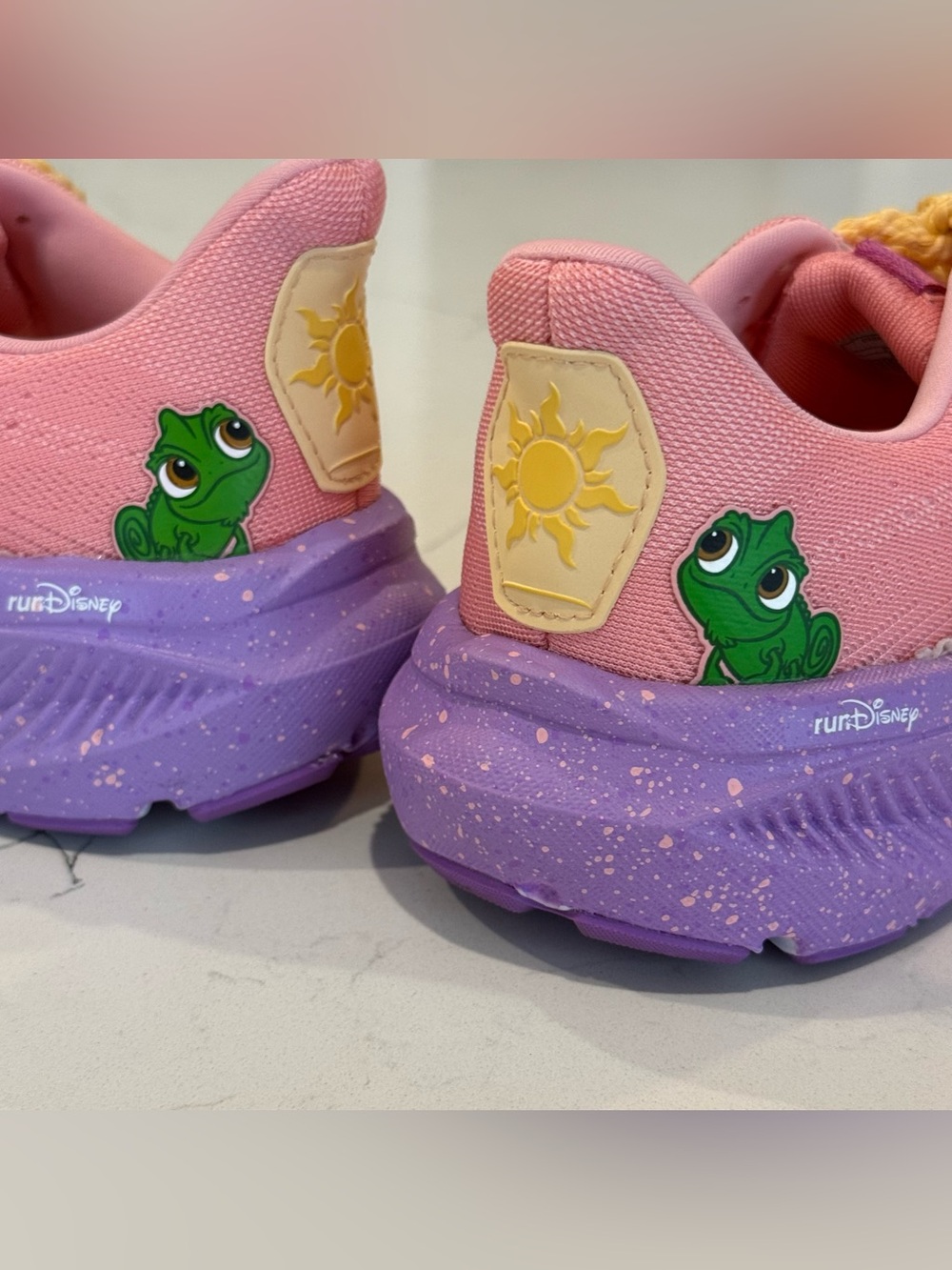 2026 Run Disney x Brooks Ghost 17 Rapunzel Sneakers Size 6.5 - Picture 5 of 11